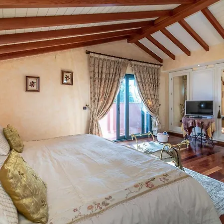 Olivar - 5 Bdr Dream Pool/jacuzzi/golf/bbq Villa