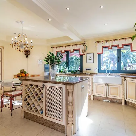 Olivar - 5 Bdr Dream Pool/jacuzzi/golf/bbq Villa